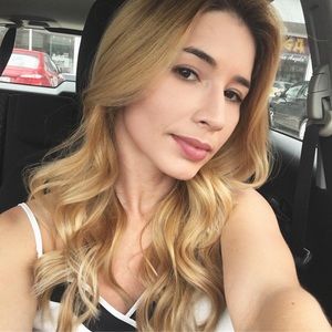 Meet your Posher, Aline